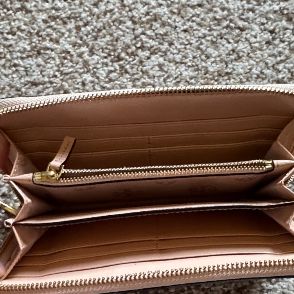 Tory Burch Blush Zip-Around Leather Wallet - Picture 3 of 7